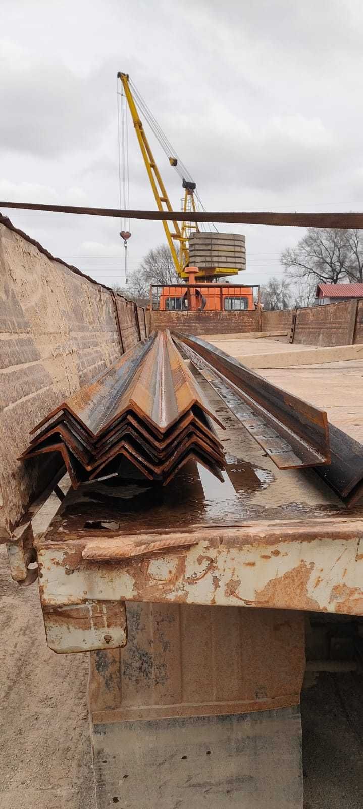 Уголок стальной от МЕТАЛЛОБАЗА №1 — от 20×20 до 200×200, длина 6–12 м