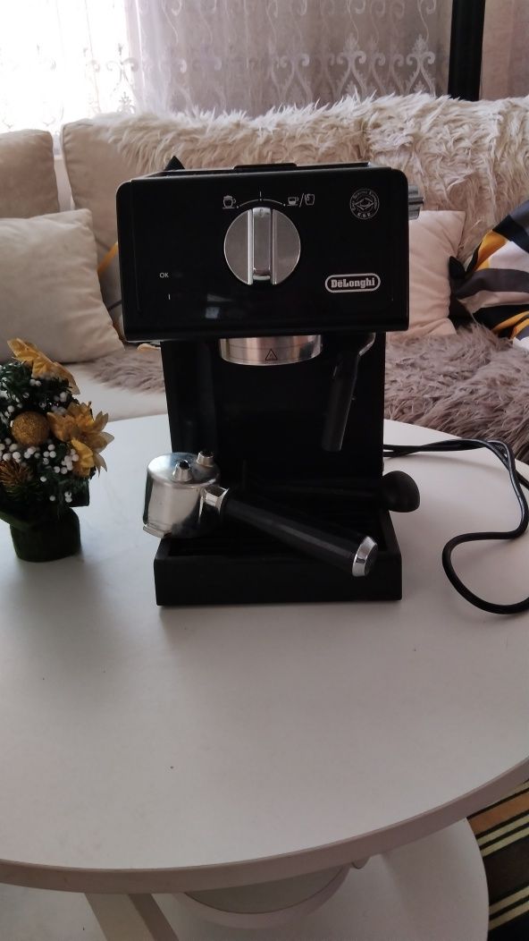 Кофемашина.продам срочно.почти новая.продаю за ненадобностью.находимся