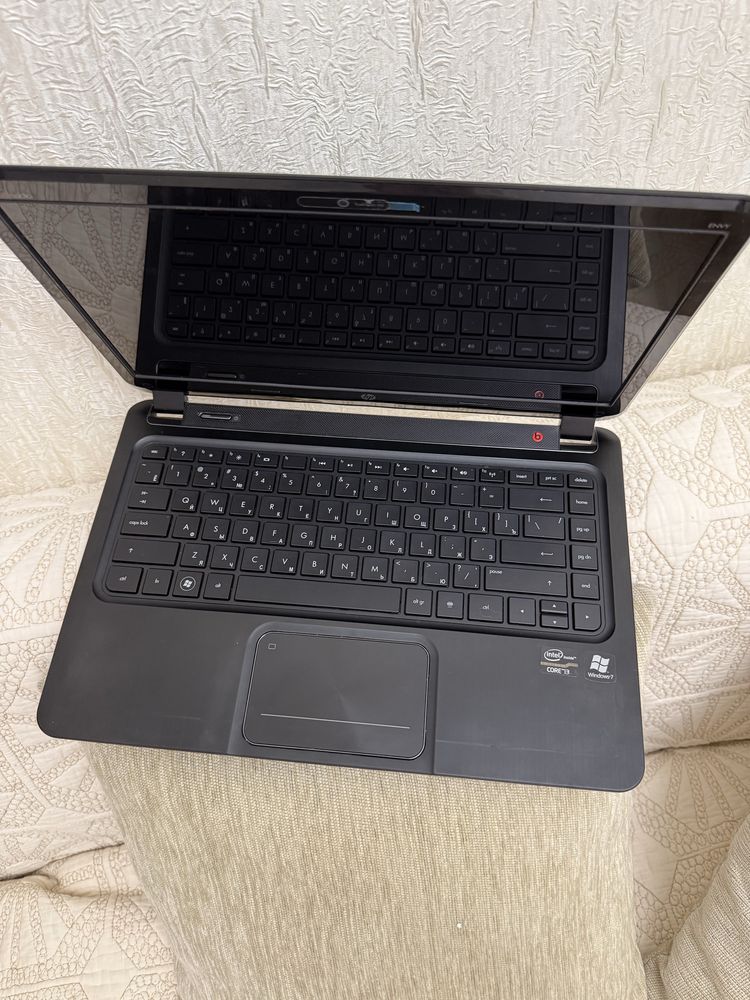 Ноутбук HP Envy 4-1050 er