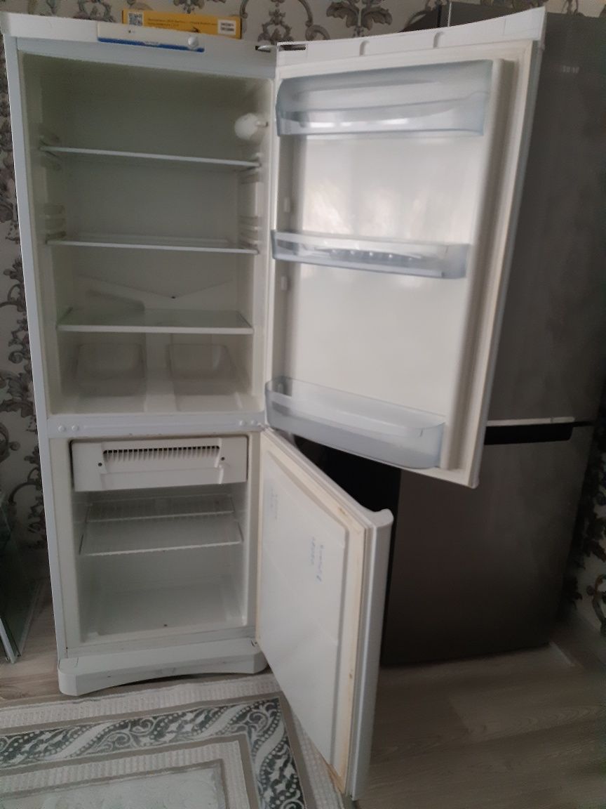 Продается холодильник  Индезит в хорошем состоянии