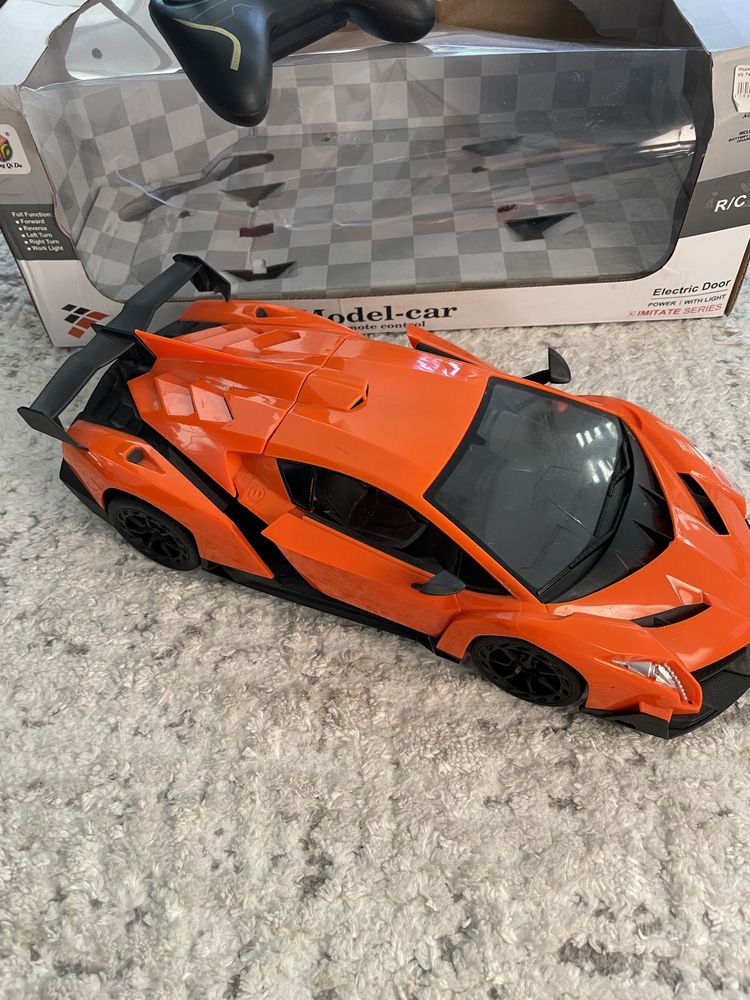Продам игрушечную машину