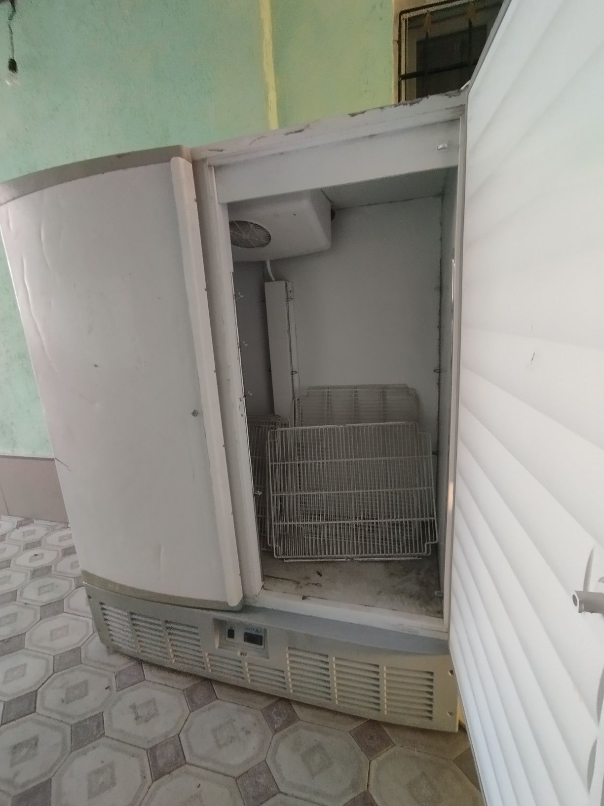 Продам холодильник