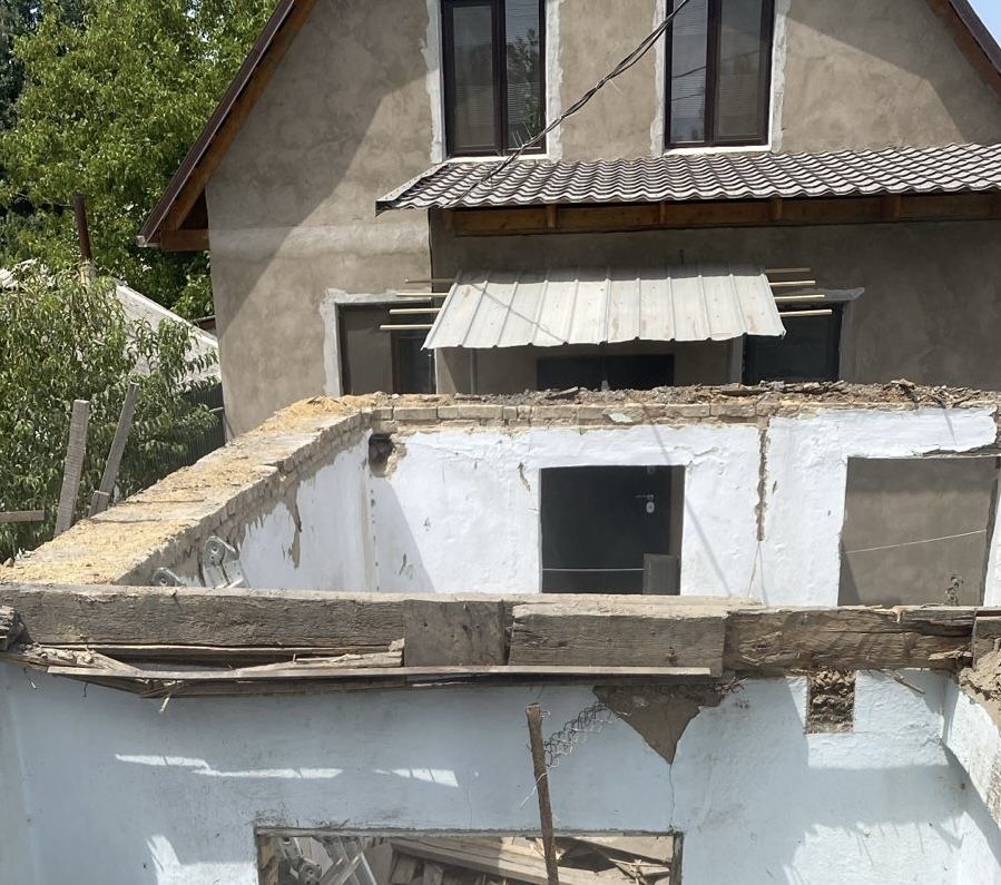 Отдам кирпичи даром под снос