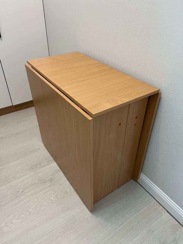 Продам стол книжка
