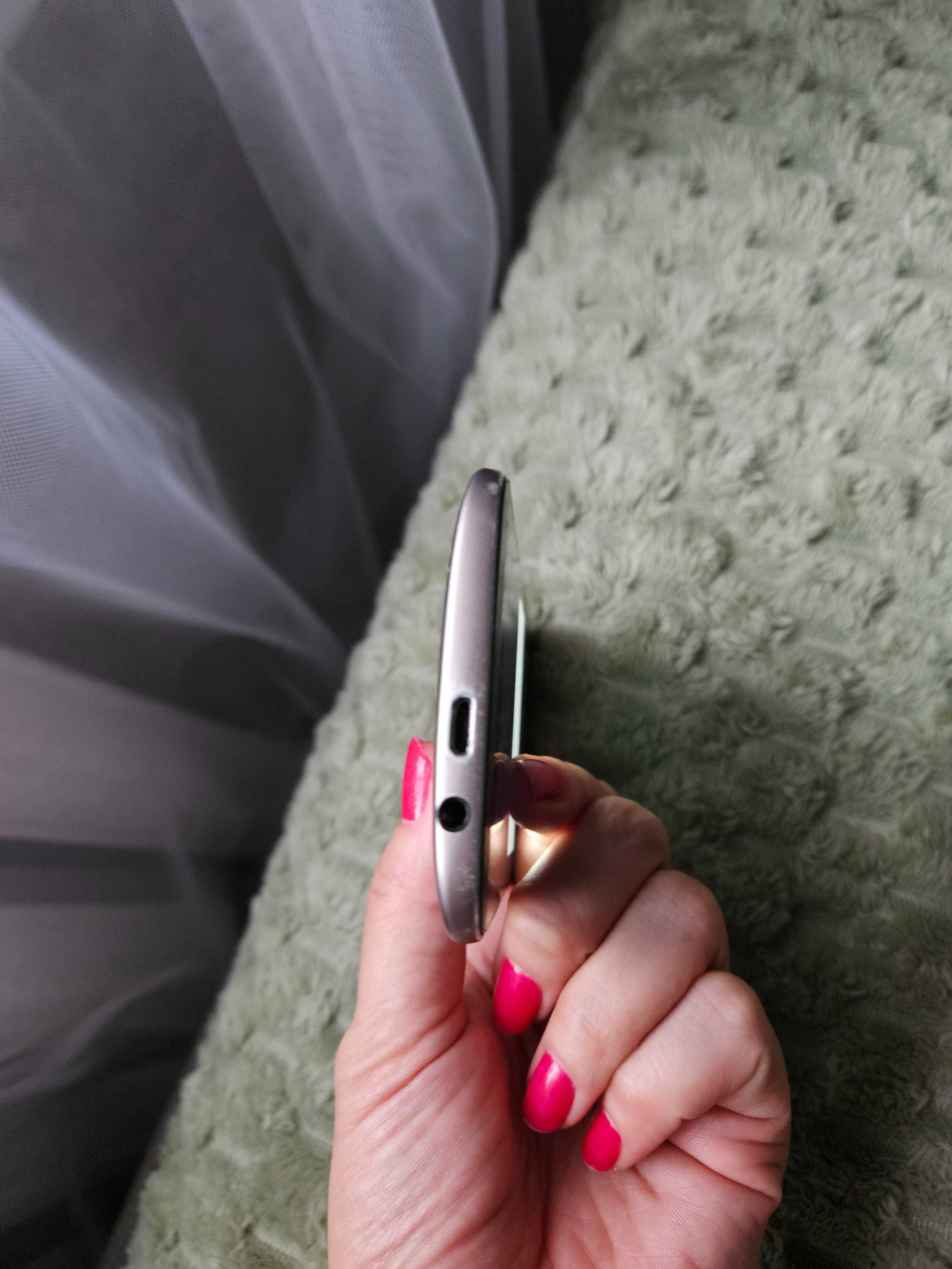 Телефон Htc One M8