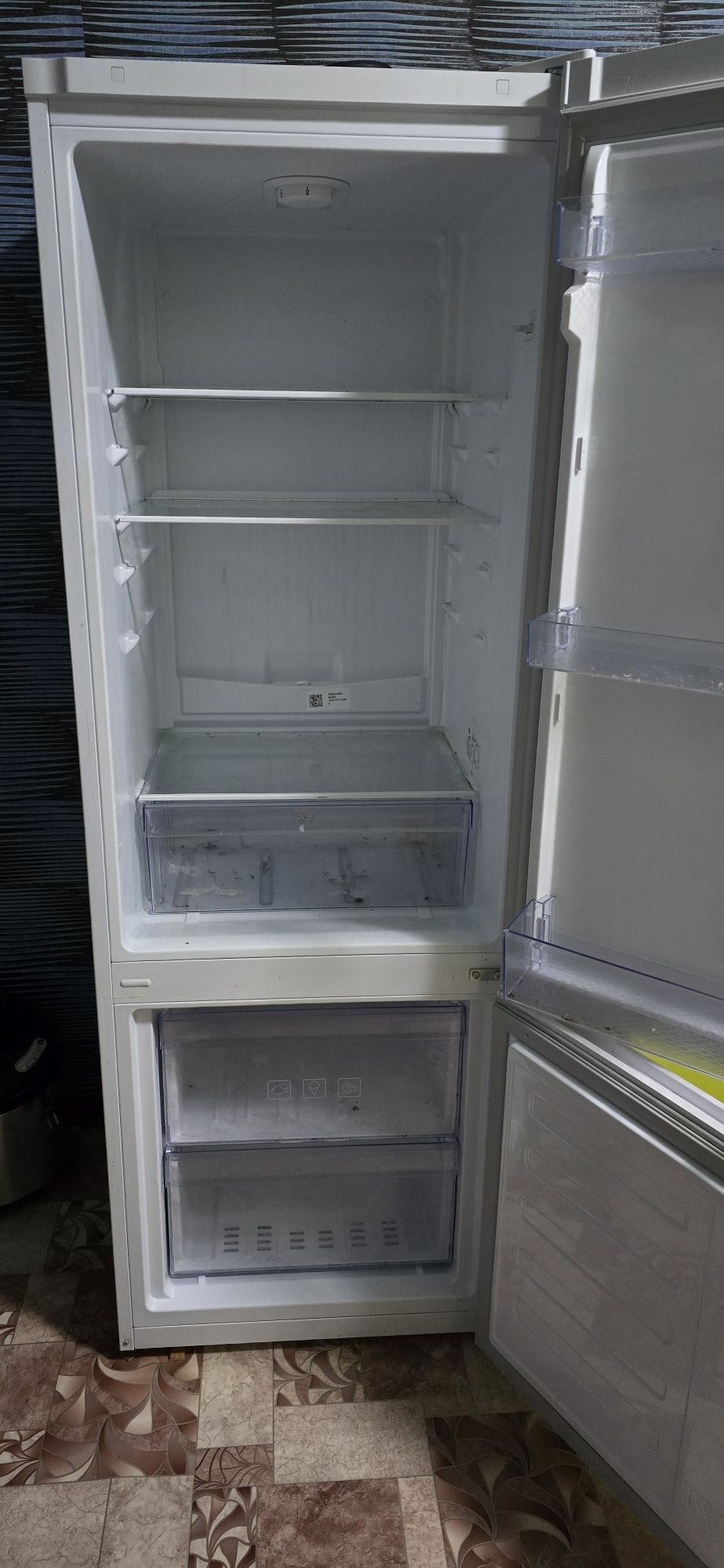Продам холодильник