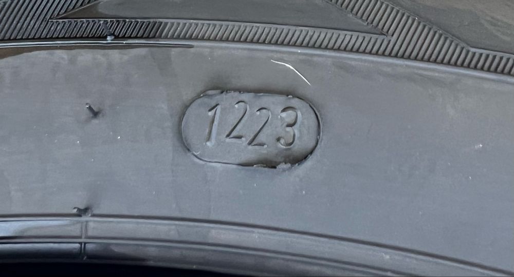Продам резину на 18