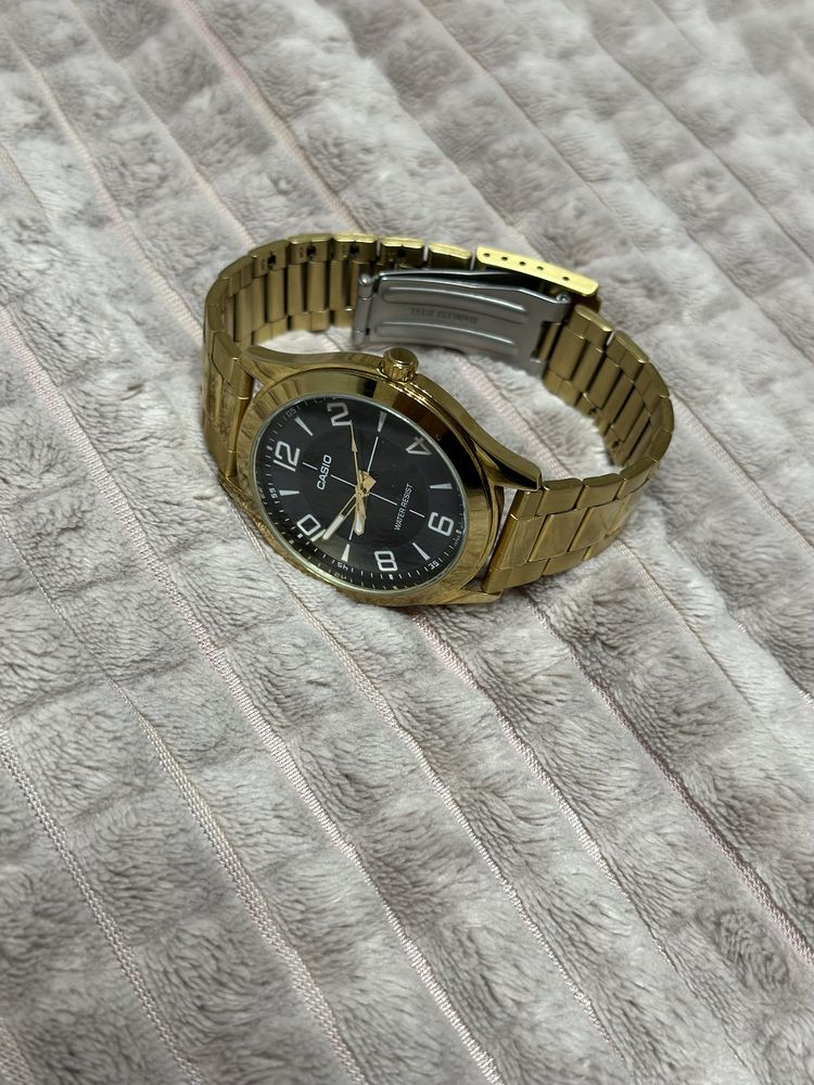 Продам часы ручные Casio