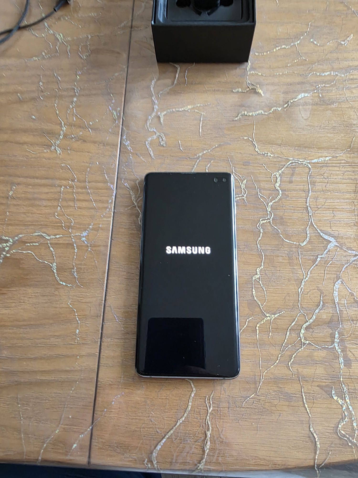 Продам SAMSUNG S10+