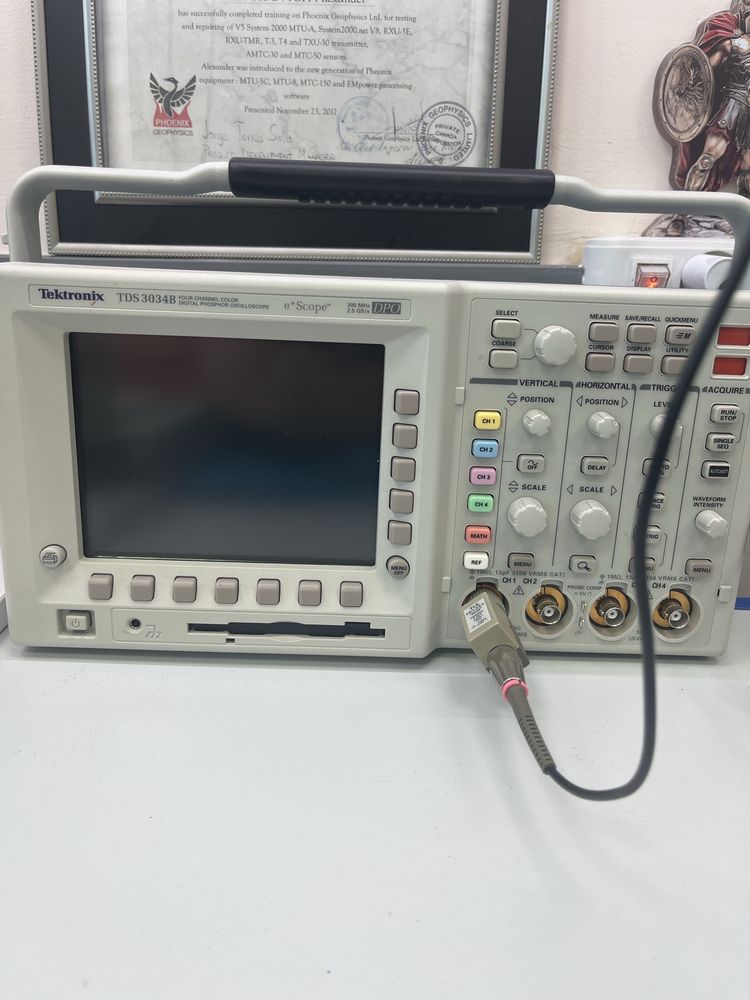 Осциллограф Tektronix  TDS3034b