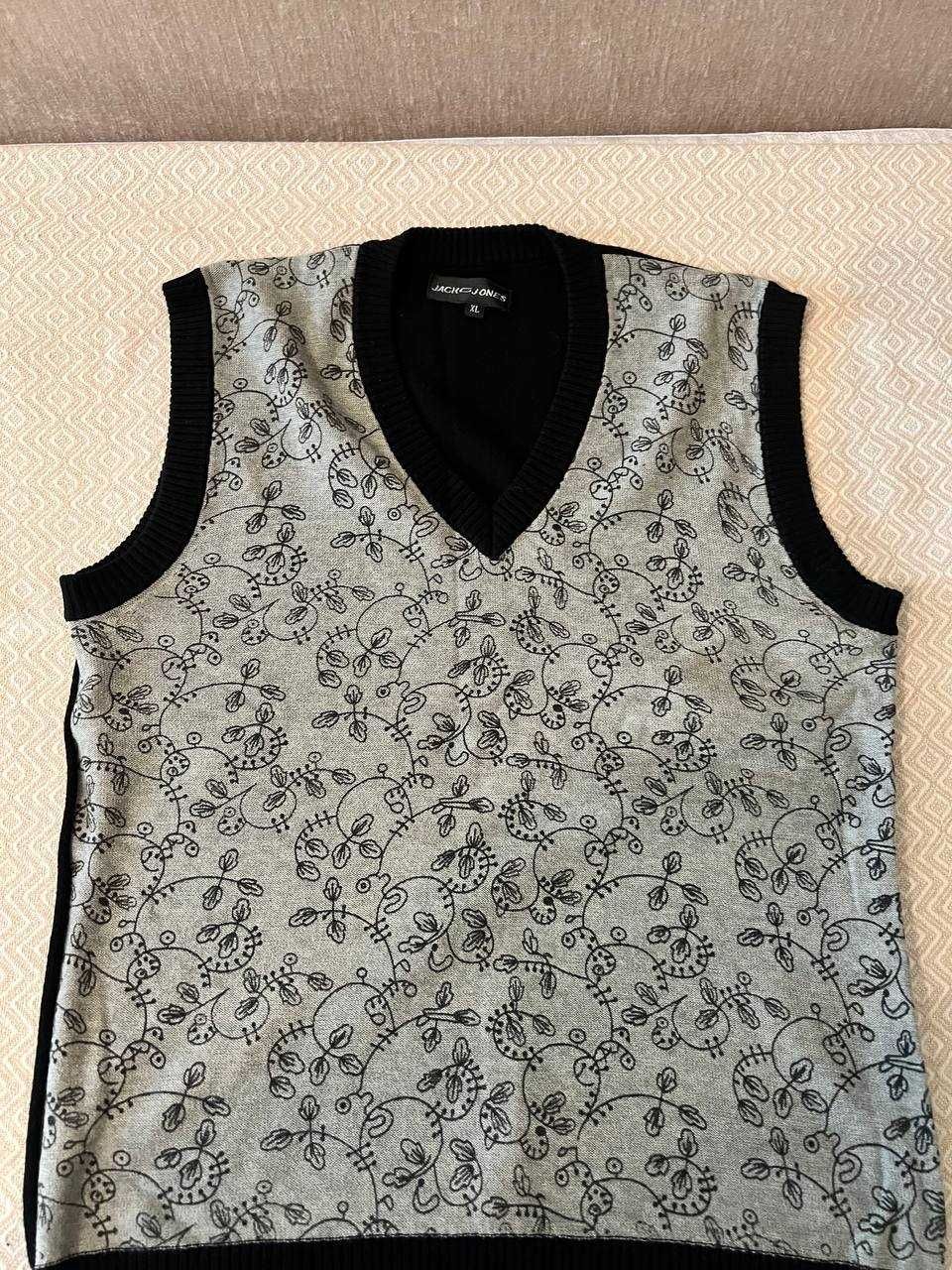 Продам жилетку jack and jones размер s-m
