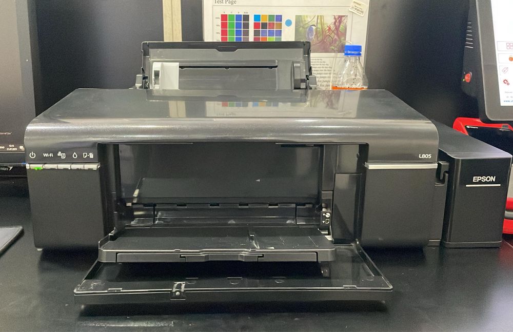 Epson L805 в хорошем состояние