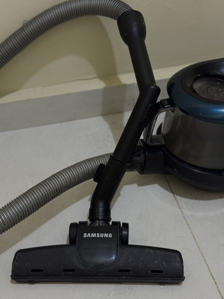 Пылесос Samsung VC18M21C0VN