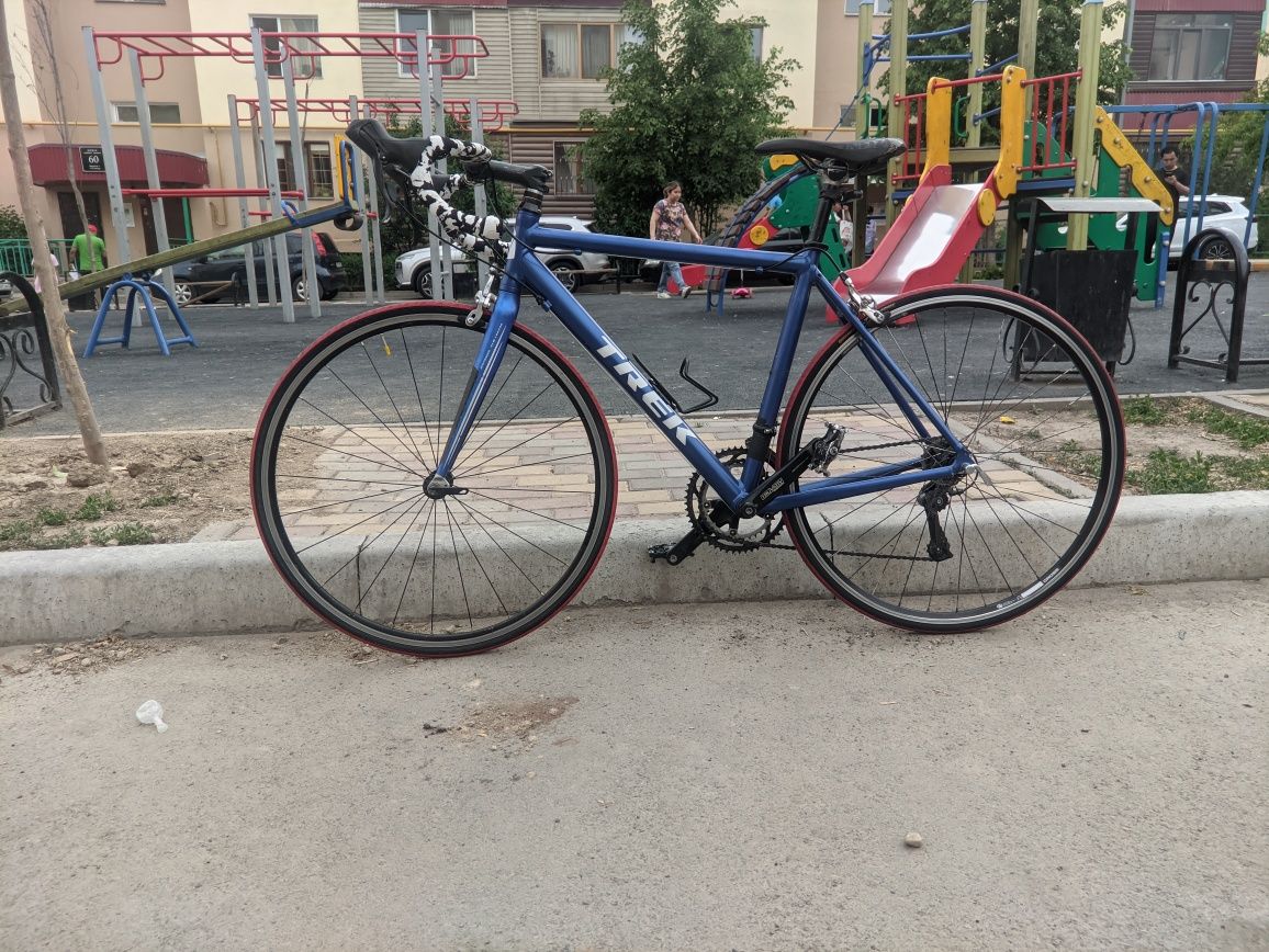 Продам Шоссейный Велосипед от бренда TREK