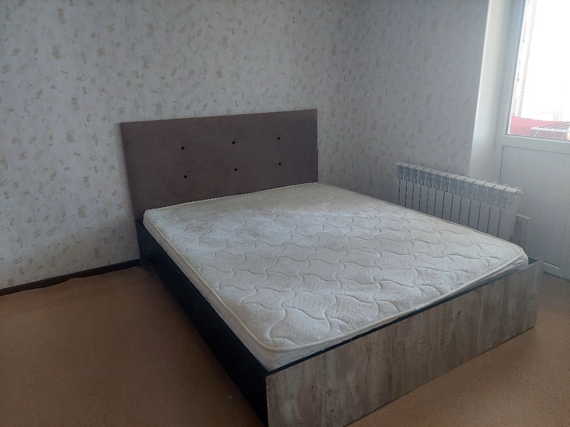 Спальный кроват сатылады 2 штук