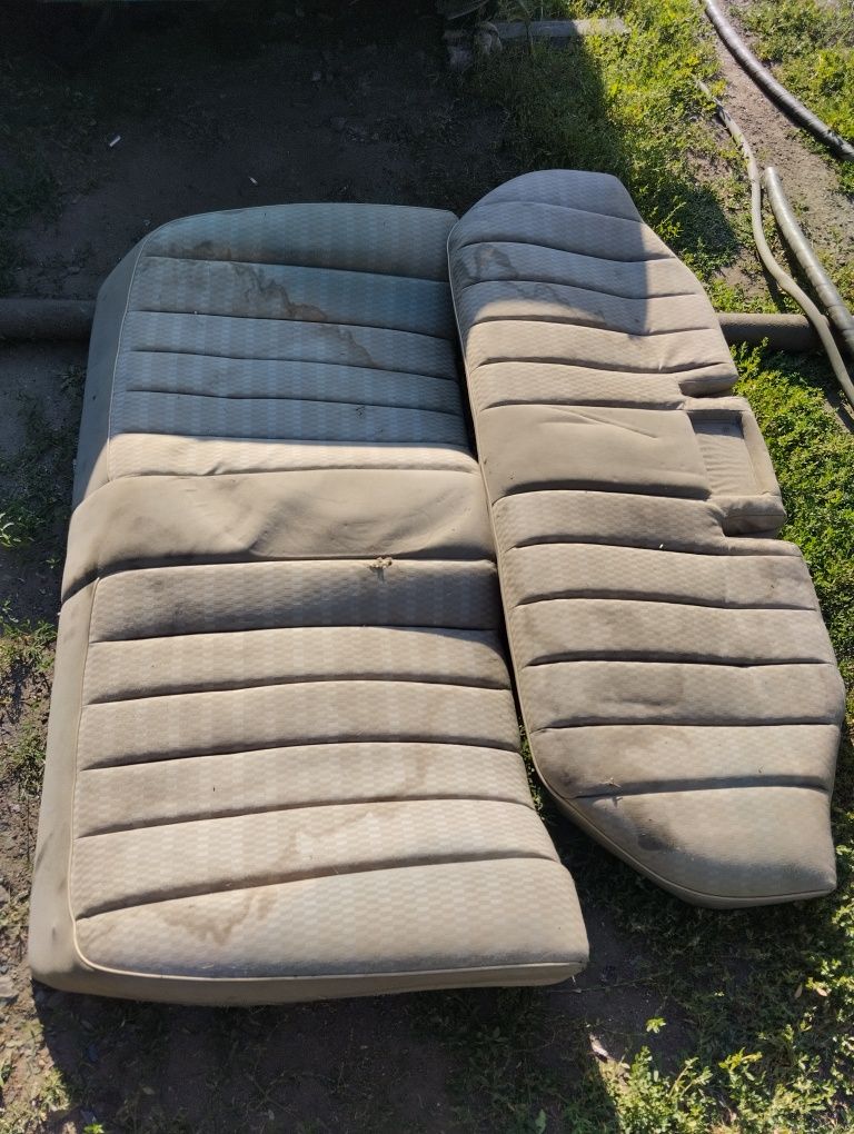 Задний диван Мерседес 190 продам