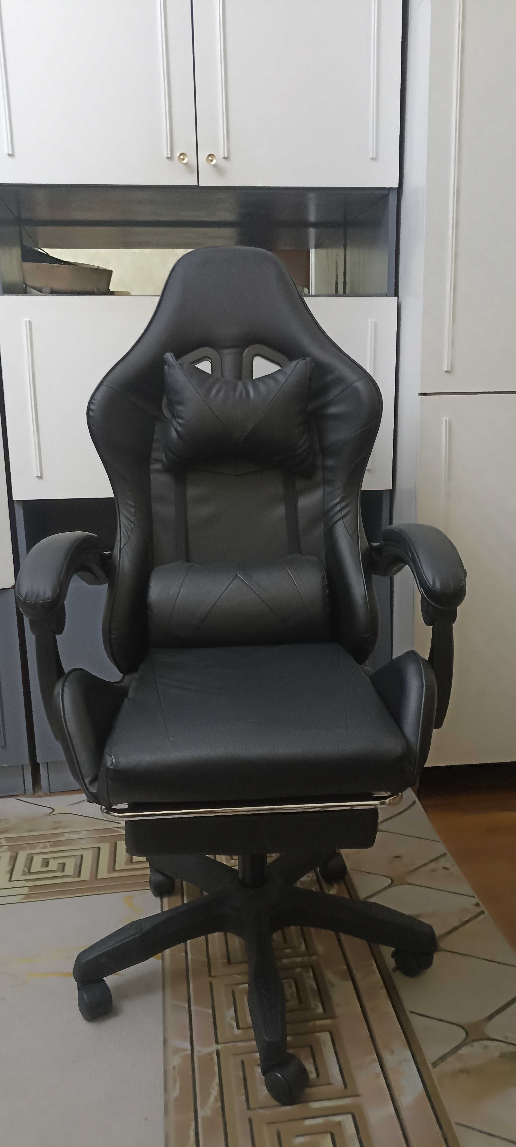Продам кресло в отличном состояние игровое рассчитано на 120кг