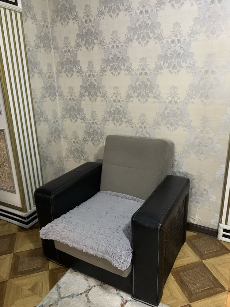 Продам Диван б/у