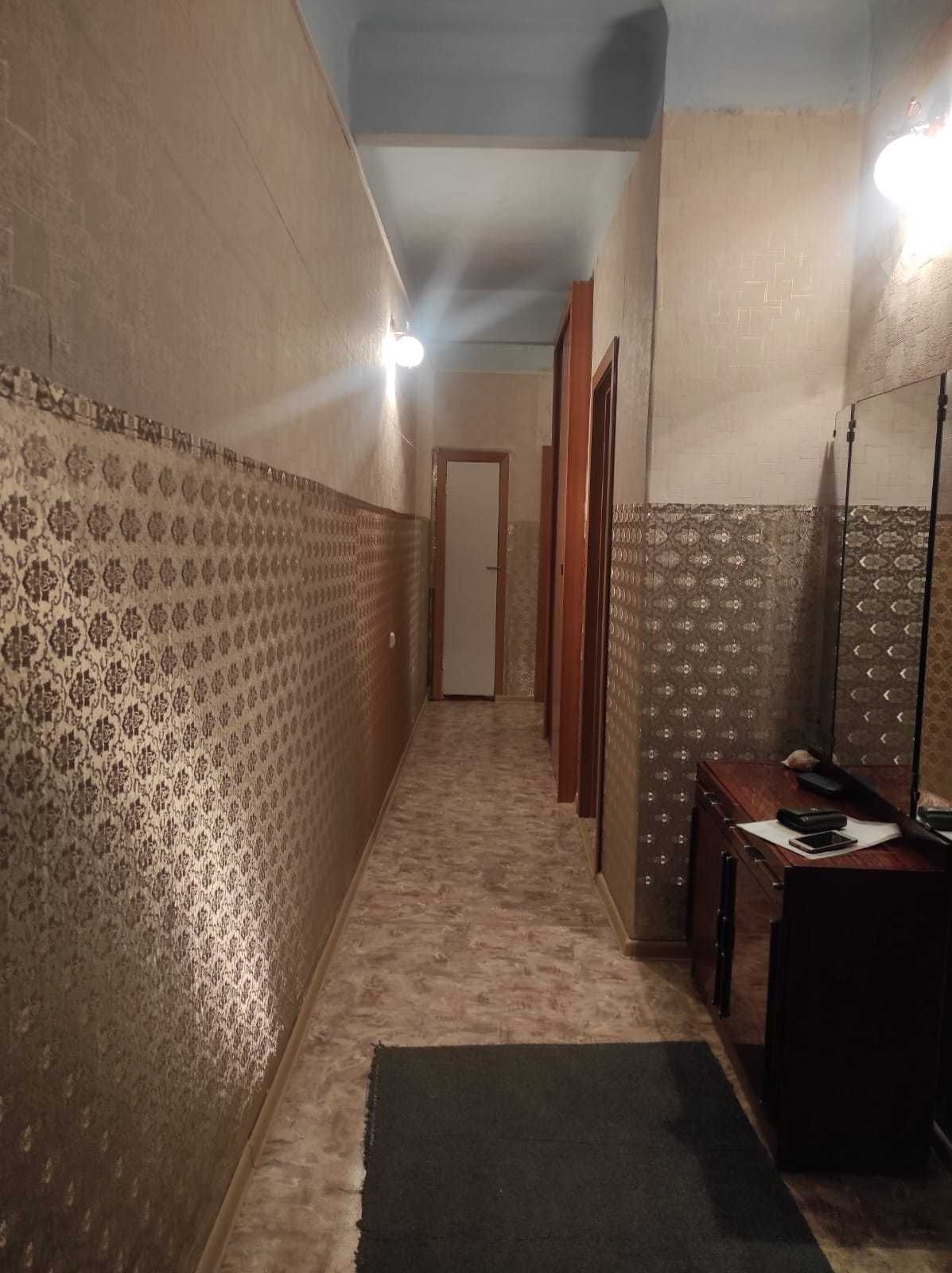 Продам 2-х ком квартиру 1/4эт "сталин", 58 кв.м пр.Н.Назарбаева д.54