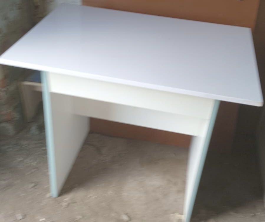 Продам НОВЫЕ СТОЛЫ , материал МДФ