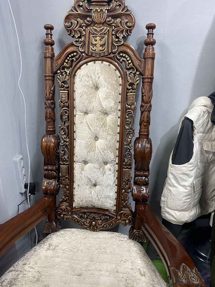 Эксклюзивное кресло из чистого красного дерева  производство Иран