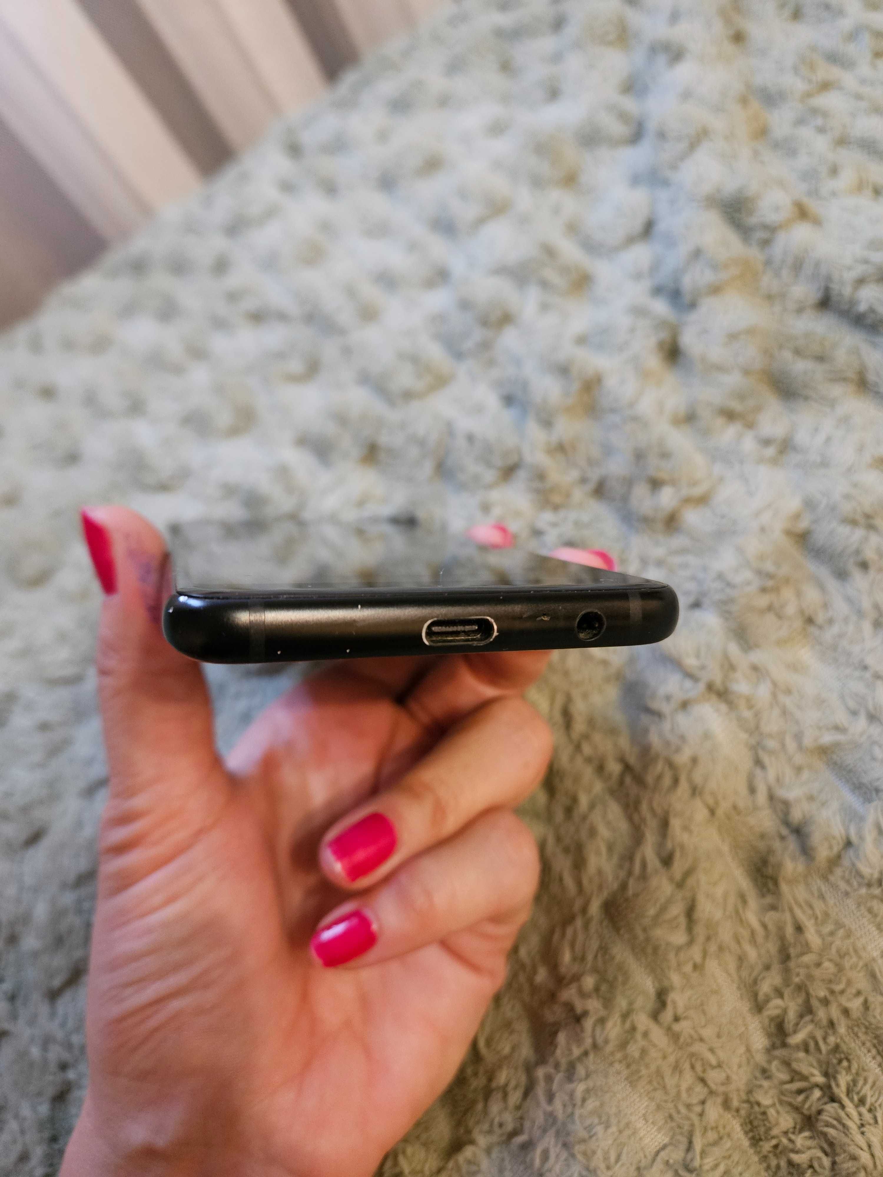 Телефон  Galaxy A8 2018