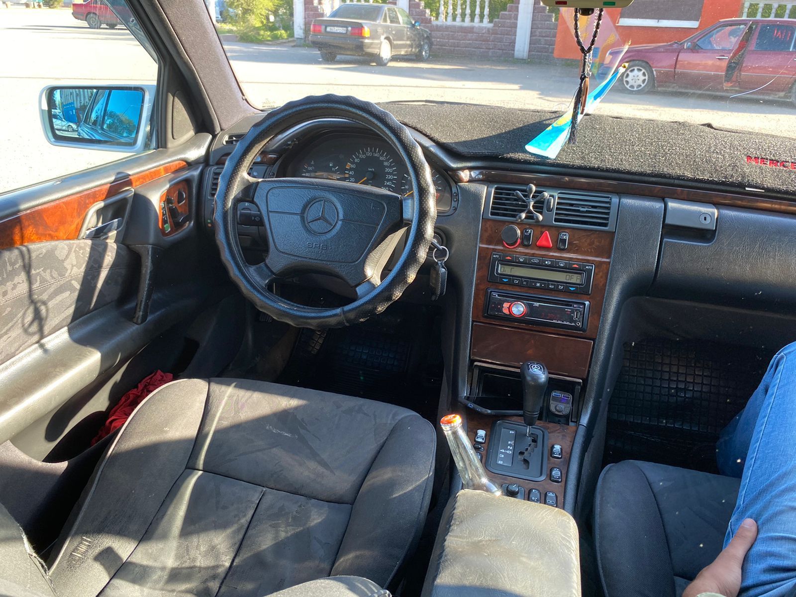 Mercedes-Benz w210