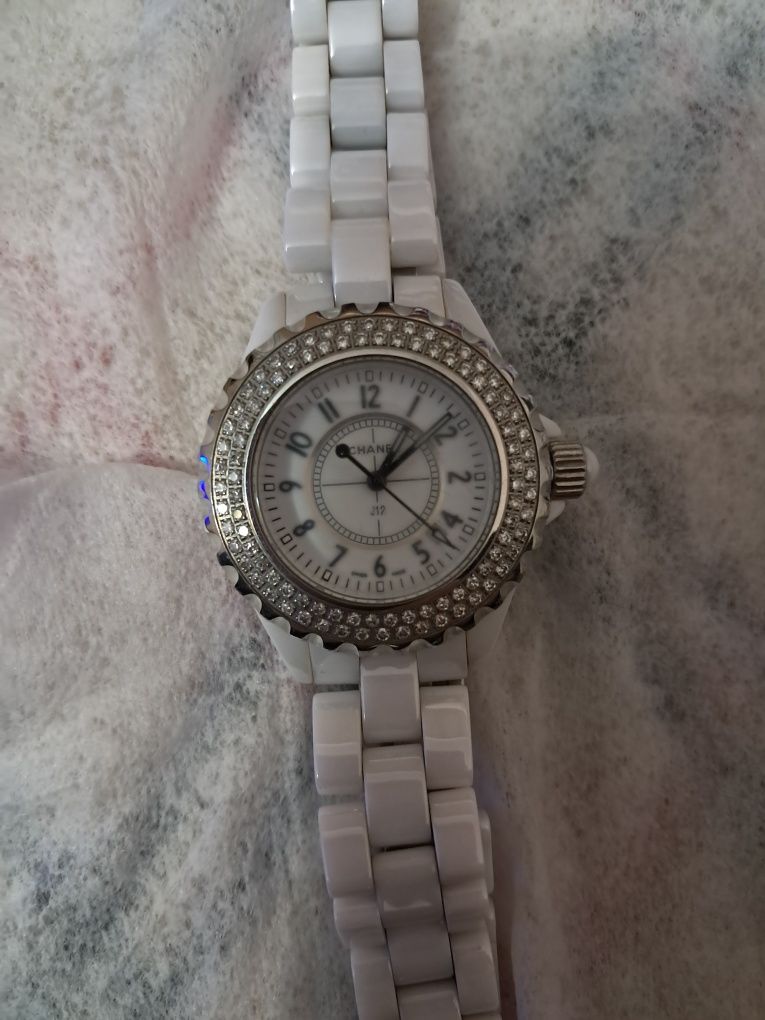 Часы Chanel женские