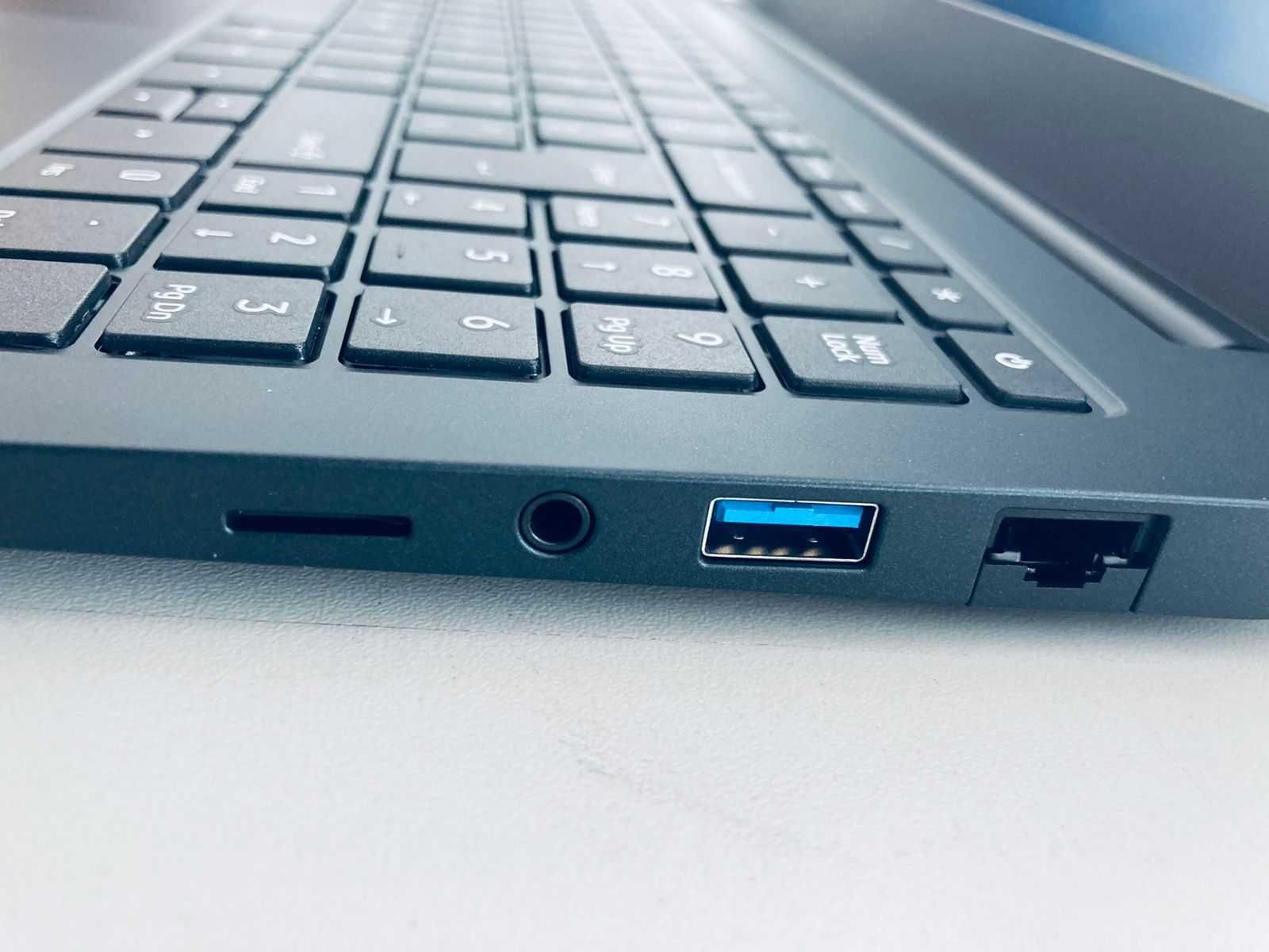 Мощный ноутбук Dynabook Satelite Pro - C50-J-10N