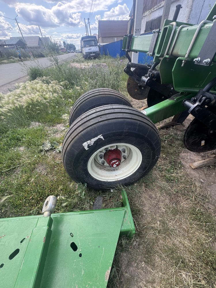 Продам щелеватель John deere 2100