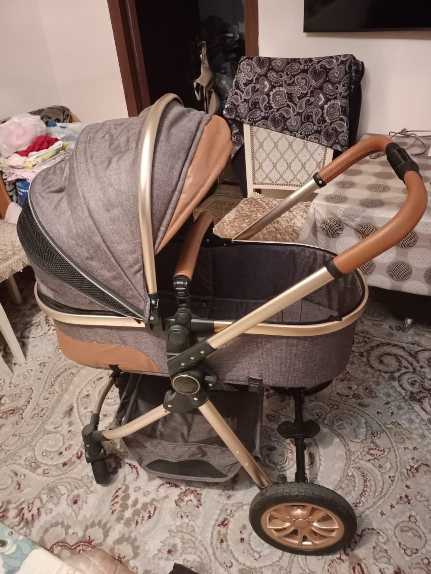 Продаётся коляска в отличном состоянии