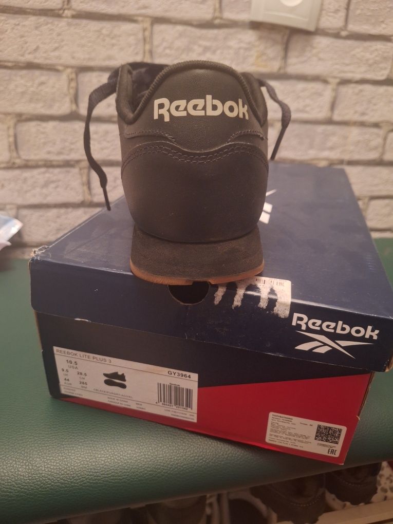 Продам  мужской кроссовки Reebok