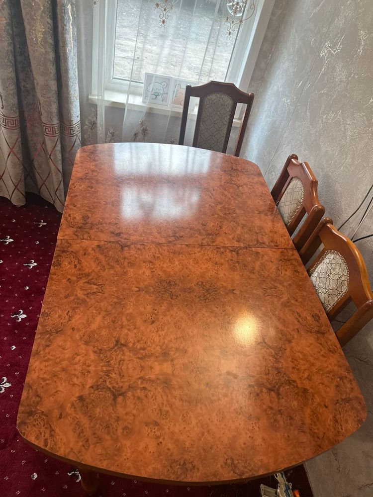 Продам стол в идеальном состояние