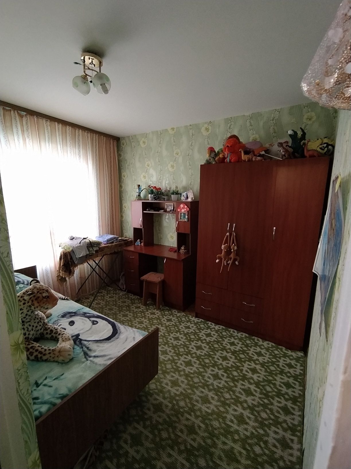 Продам квартиру,в районе восьмой школы.Панельный дом!Рядом садик,школа