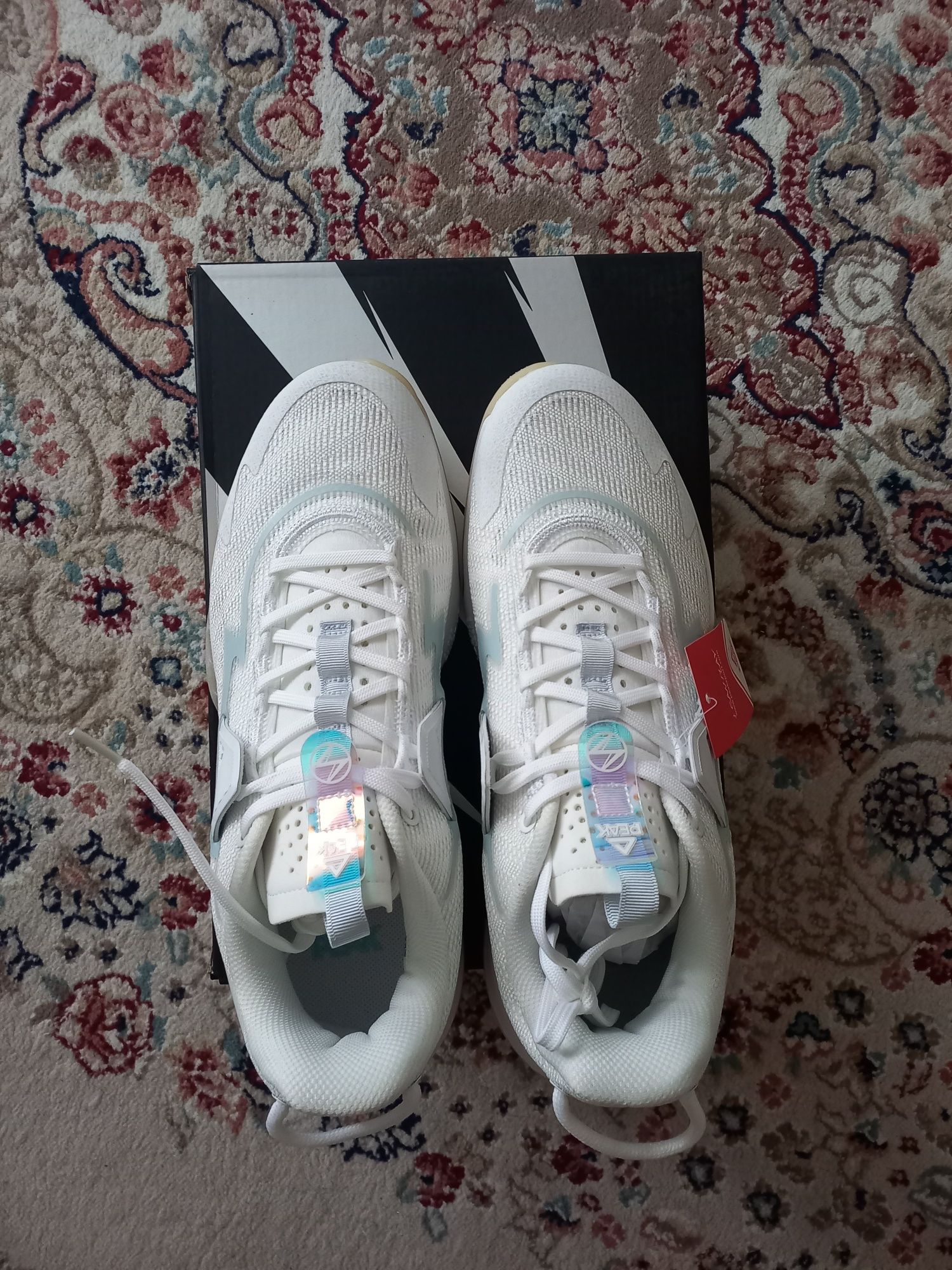 Кроссовки PEAK lightning 9