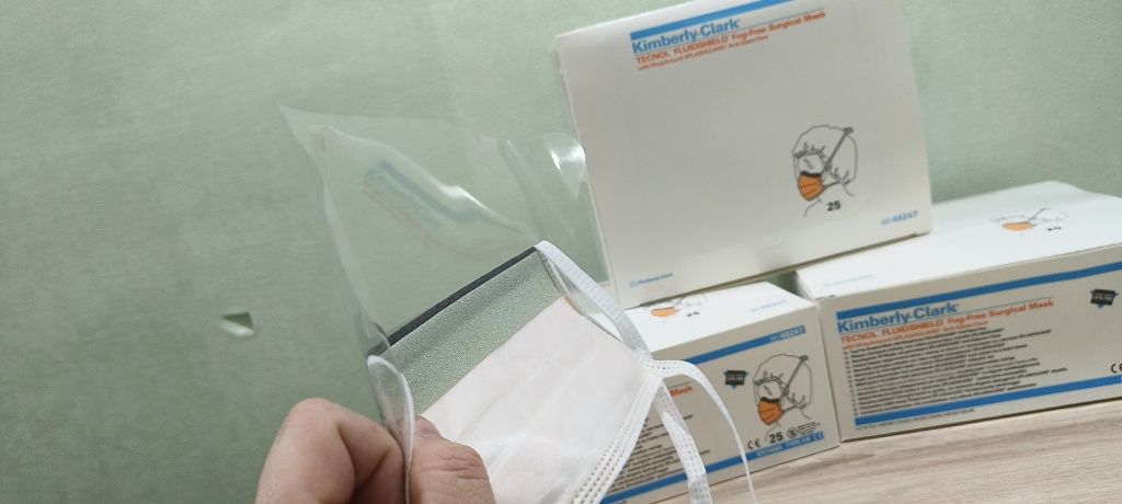 Маска медицинская хирургическая с защитным экраном Kimberly-Clark