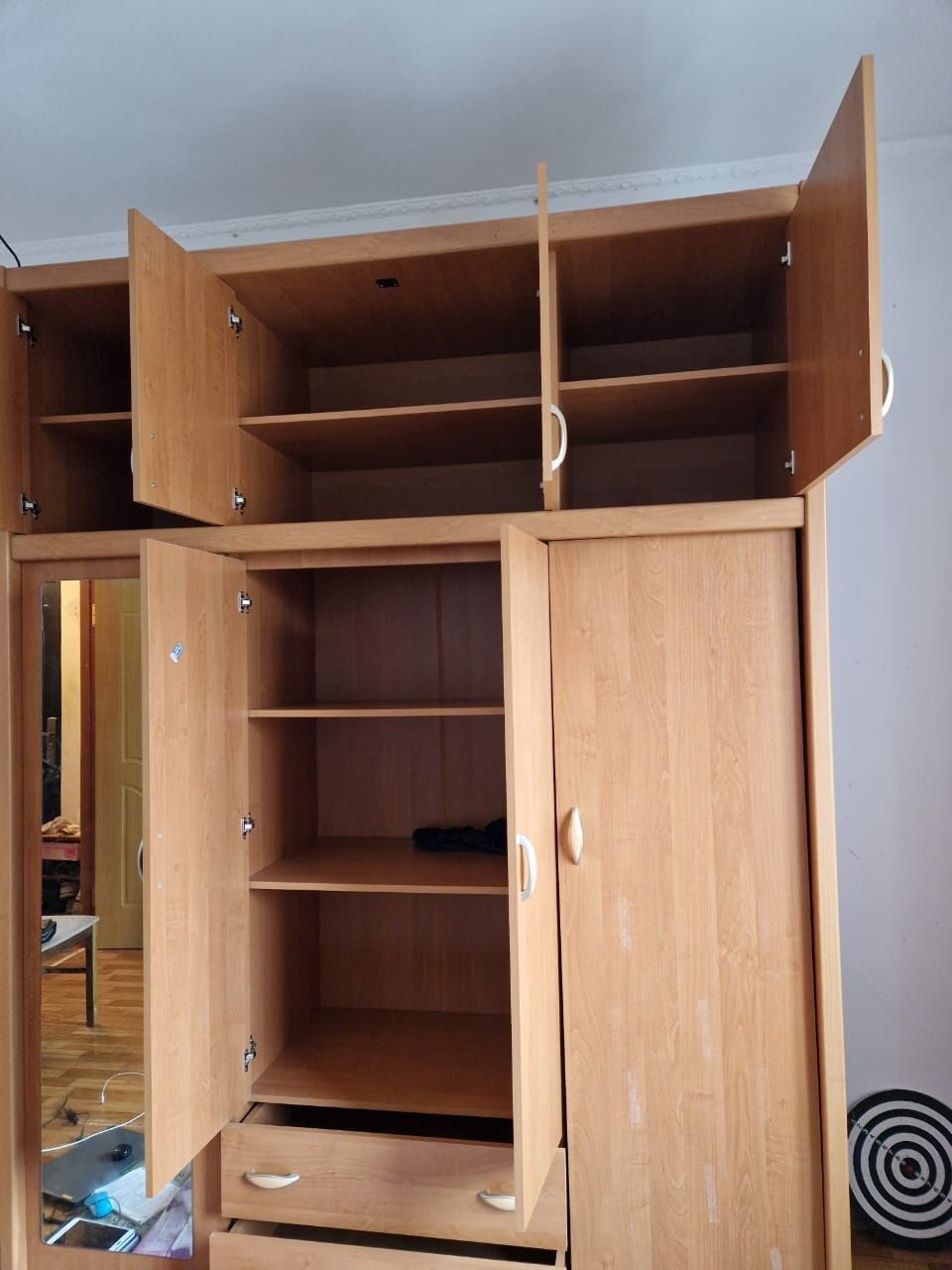 Мебель срочно продаётся