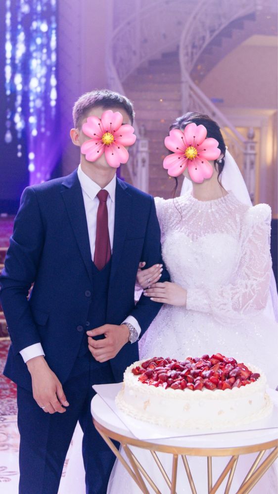 Продаю платье свадебное так как занимает место в шкафу