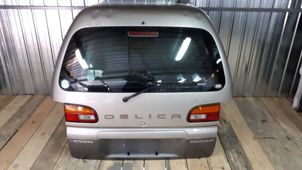 Крышка багажника на мицубиси делику булку Mitsubishi delica