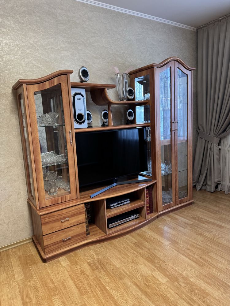 Шкаф для посуды , горка