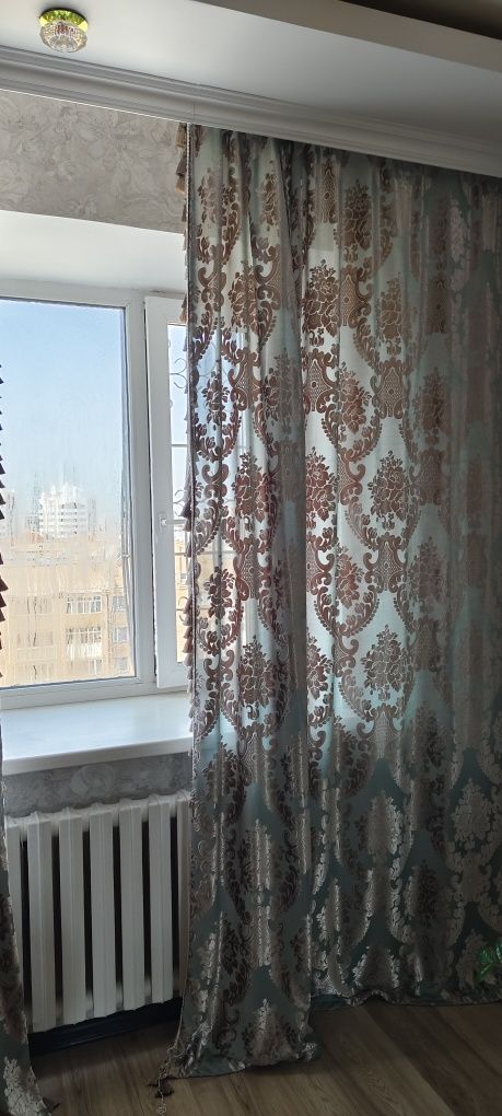 Продам шторы в хорошем состоянии, самовывоза