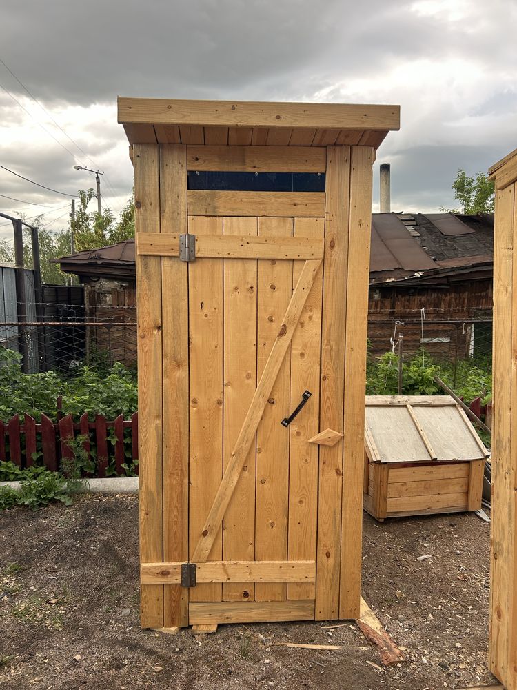 Продам деревяный туалет