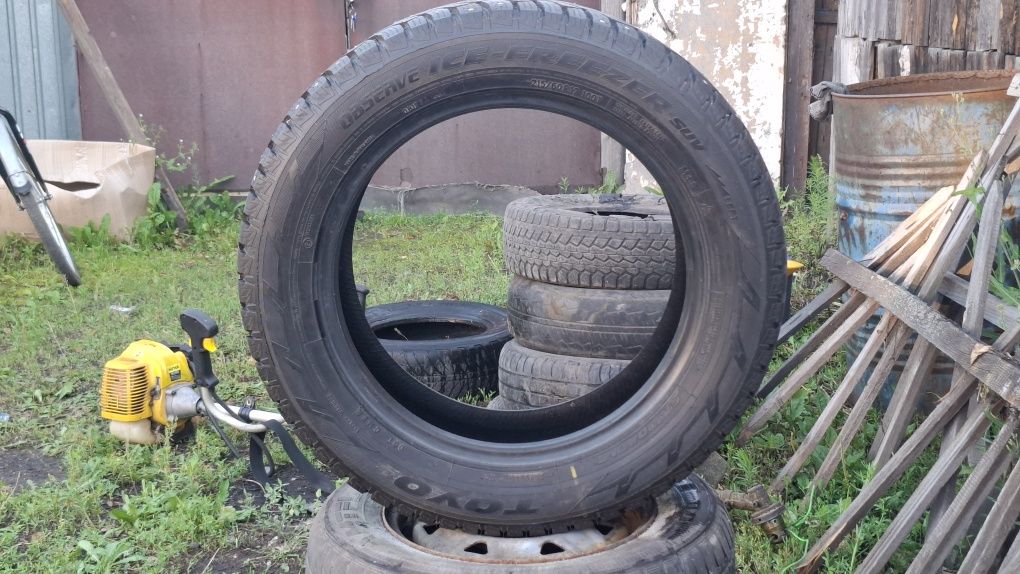Продам шины одну