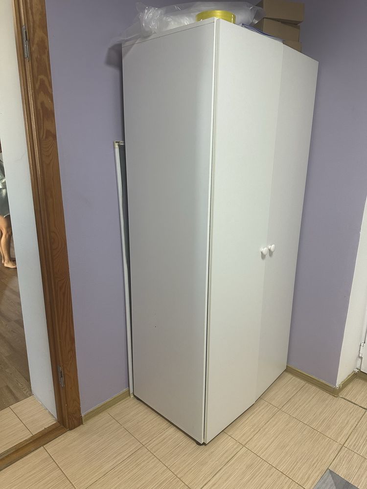 Платяной шкаф белый
