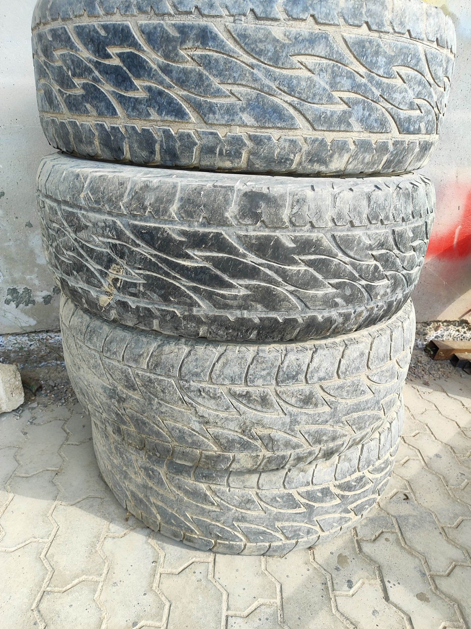 Продам Шины R16 в количестве 4шт.
