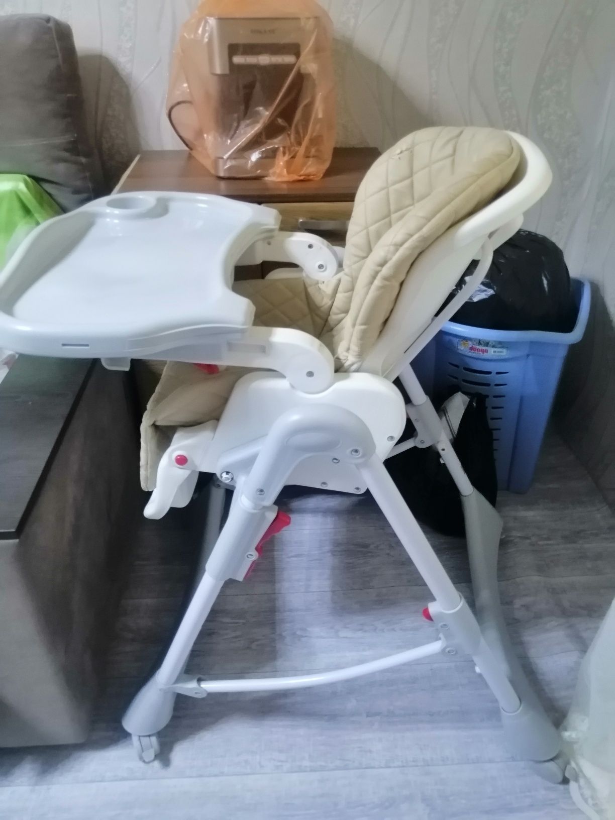 Продам детский стол