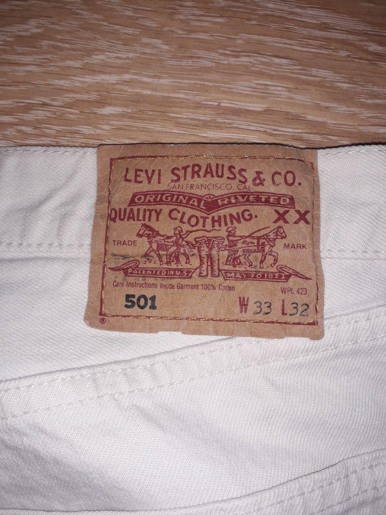 Мужские фирменные джинсы Levi's размер 33/32