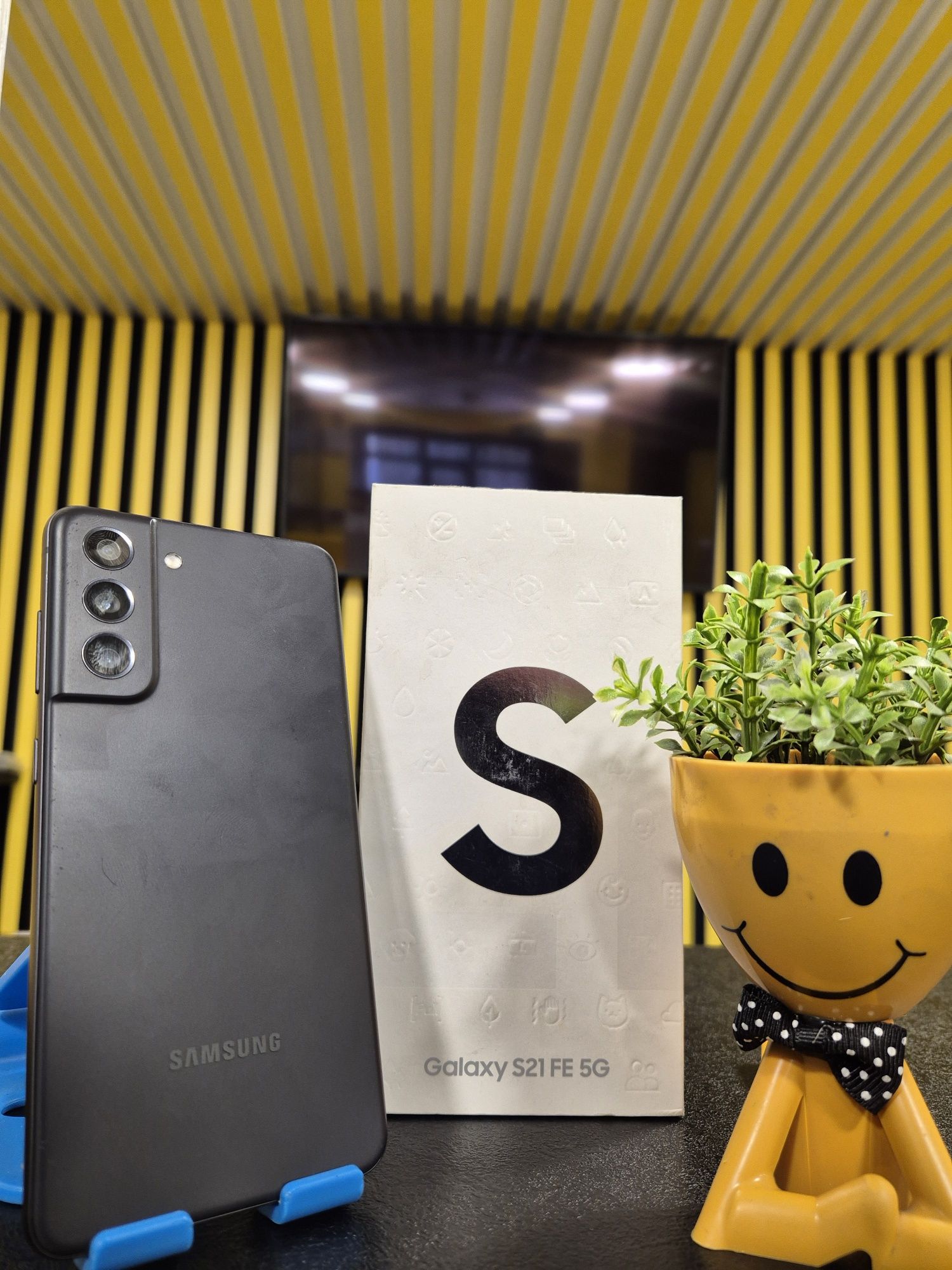 Samsung S21 fe, 256гб