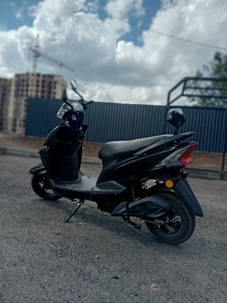 Электроскутер Atlas Eagle 2000W Black
