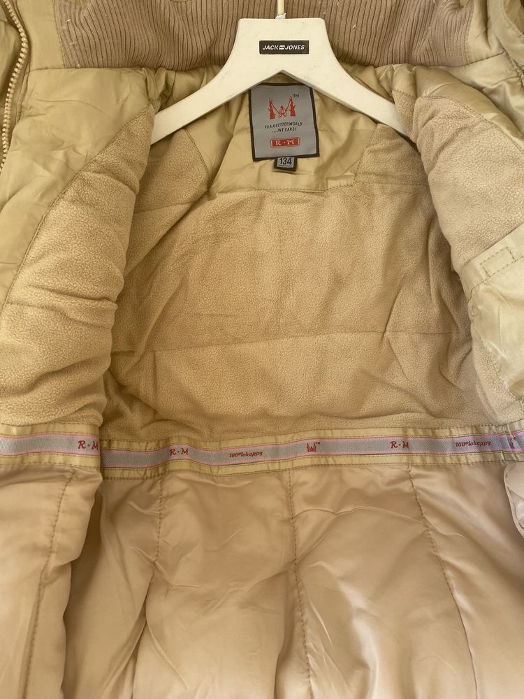 Продам детские зимние куртки